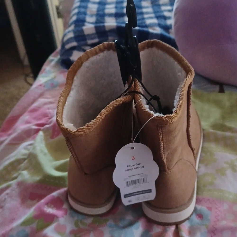 - Girl's  boots